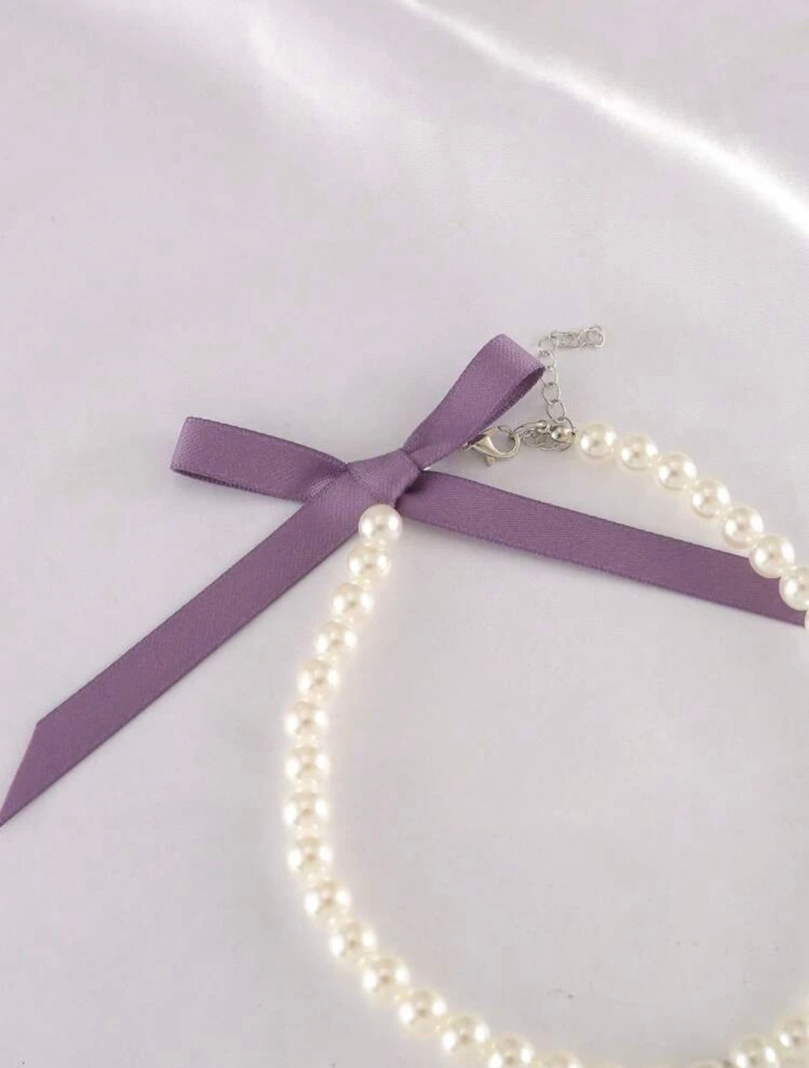 Lilac Pearl Bow Collar
