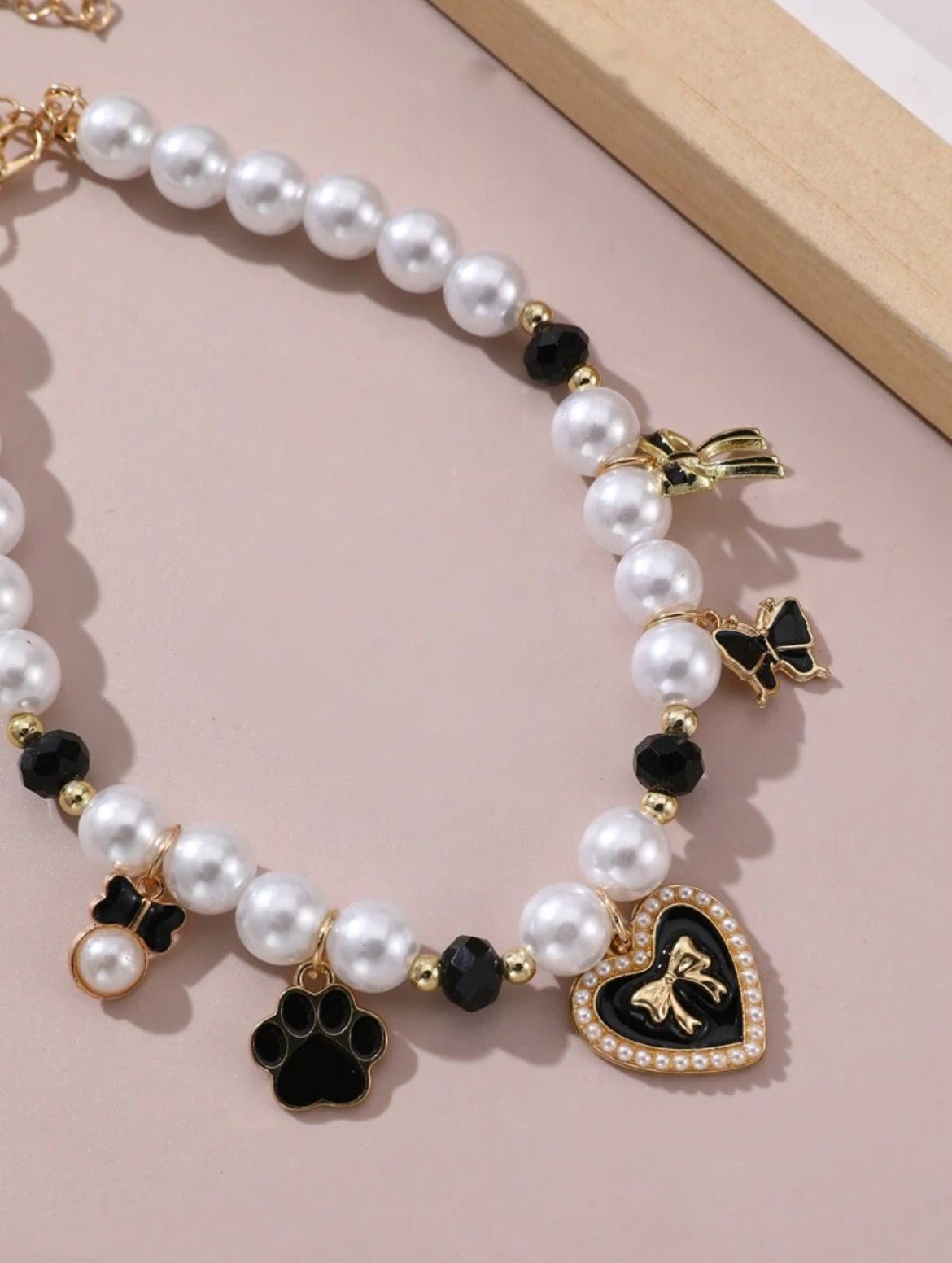 Pearl Luxe Black Charm Collar